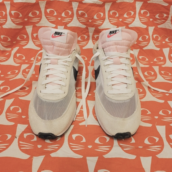 Nike Pride LGBTQ GORGEOUS rainbow 🌈 size 9 Like New! Sneaker - Picture 2 of 16